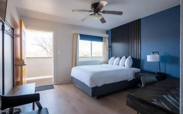 Balanced Rock Inn