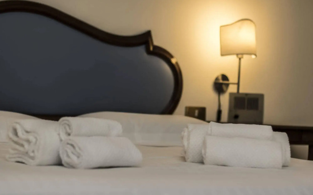 BYPILLOW Goldoni