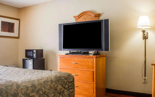 Rodeway Inn Huntington Station - Melville