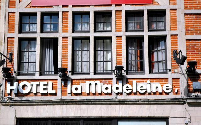 Отель Madeleine Budget Rooms Grand Place вид на фасад