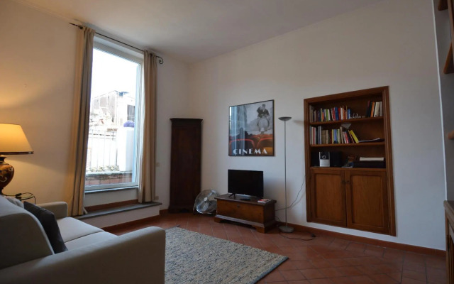 Spanish Steps Corner - Belsiana Apartment