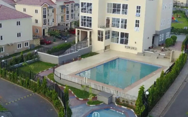 Luxury 4 Bedrooms Apartment 24Hrs Elect/WIFI/Security