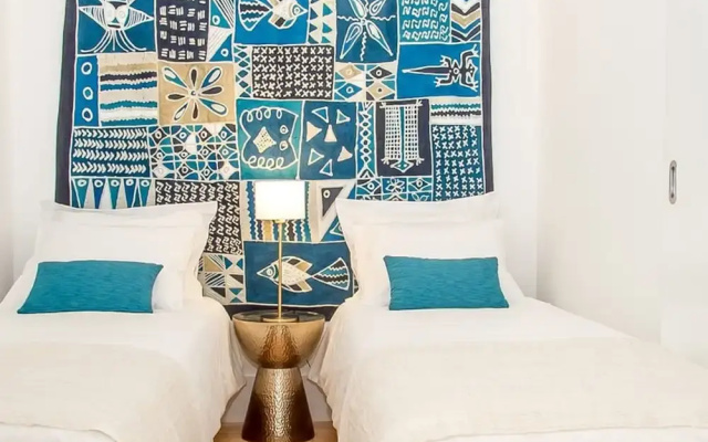 Liiiving in Porto Blue Flower Apartment