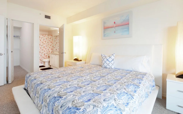 Luxury Apartments At Intracoastal
