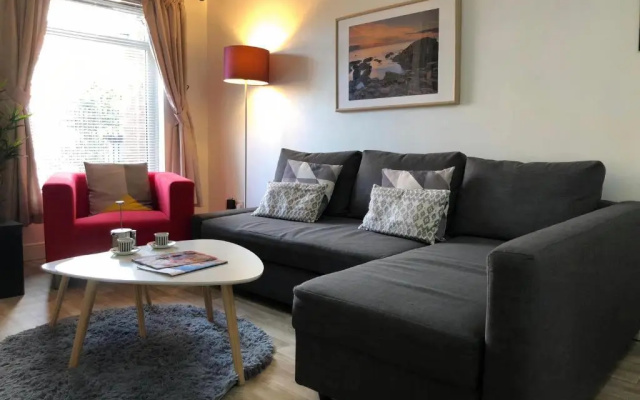 City Centre - Parking - Great Location - 4 Beds