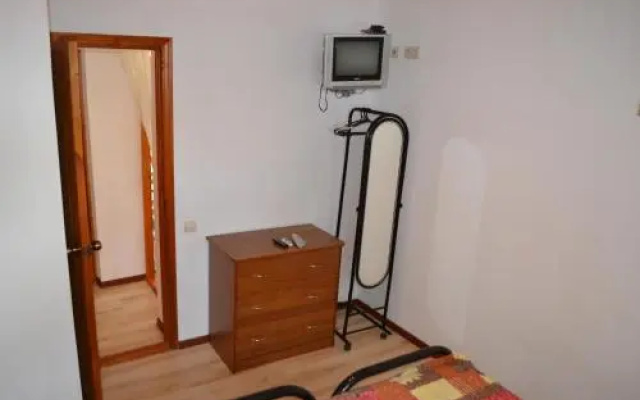 Cruise Guesthouse