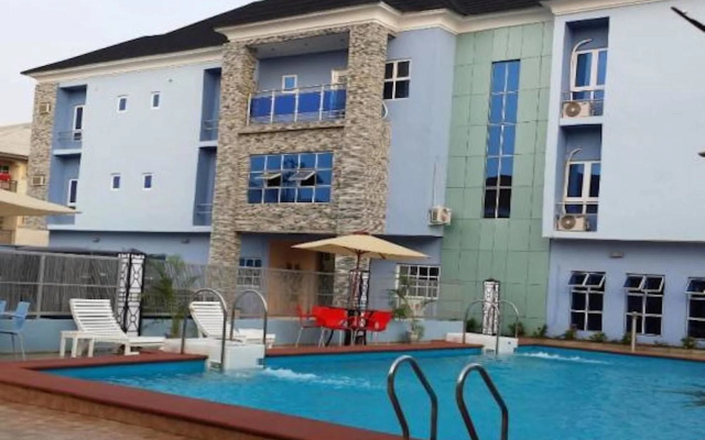 L'avalon Hotel and Suites