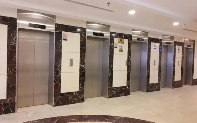 Oyo 448 Eskan 8 Hotel