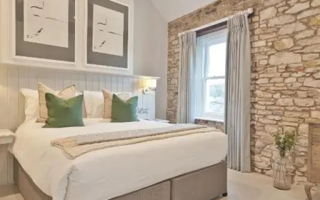 Tithe Barn - Self Check in Hotel (Adults Only)