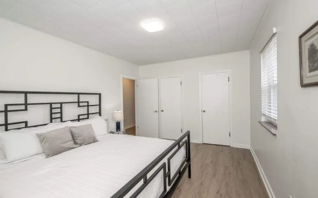 The Grand Elm Suites Sleeps 10