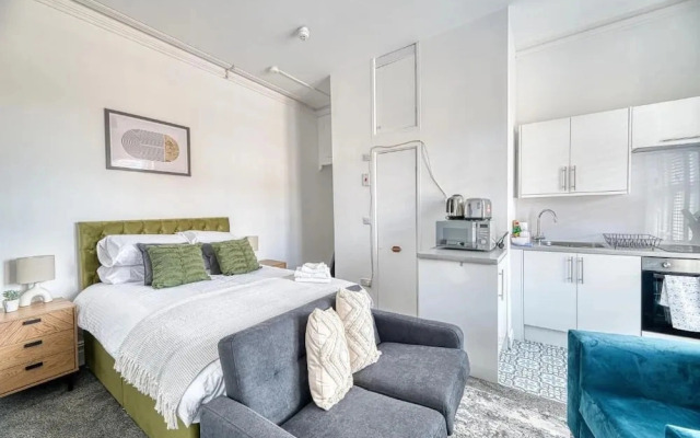 Glendale House by Guestz
