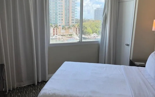 1 Bedroom  Suite with intracoastal view