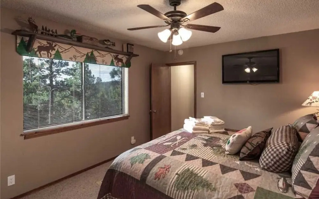 Majestic Retreat - Four Bedroom Cabin
