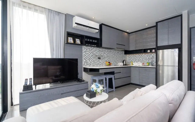 Premier Hill View Suite P708 at Citygate