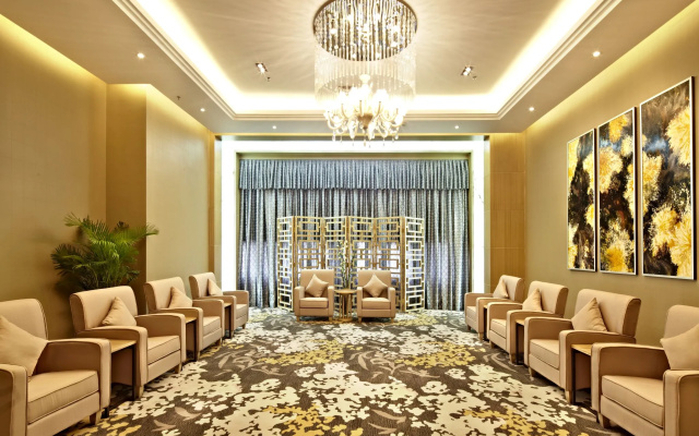 Guangzhou Pearl River International Hotel (Yijing Lu Metro Station)