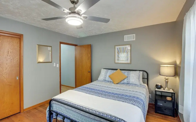 Missouri Escape w/ Furnished Patio, Near Downtown!