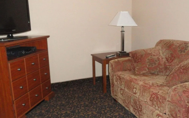 Canby Inn And Suites