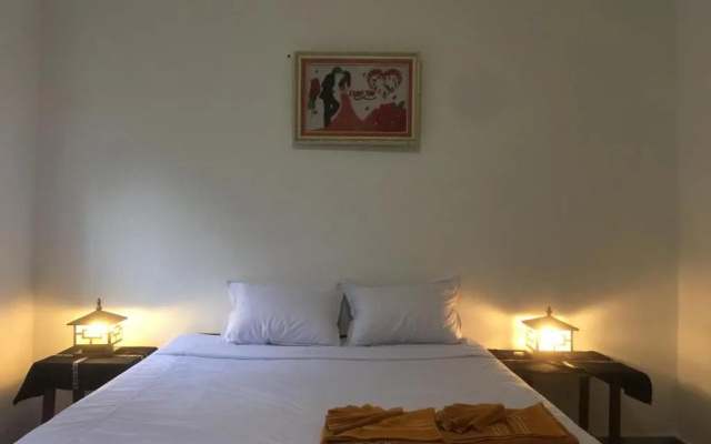 About The World Hostel And Restaurant