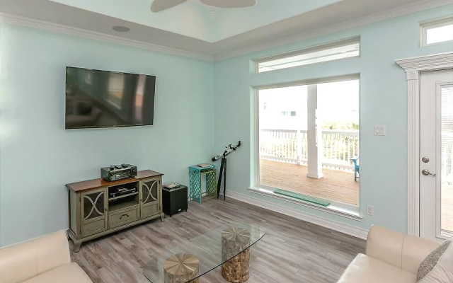 Beach Side - 5 Br Home