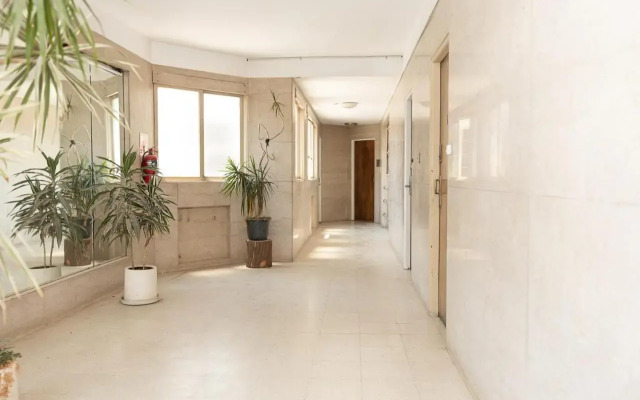 "El Farolito Apartment"