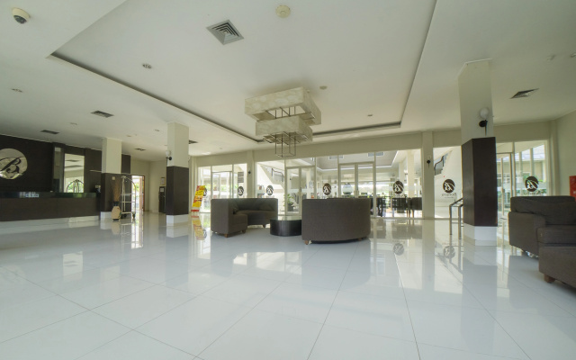 RedDoorz Premium @ Raya Bojonegoro