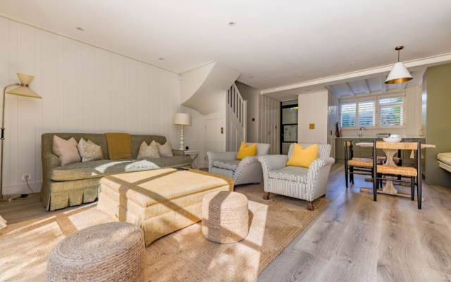 Battersea Set 3 Bedroom Home With Garden