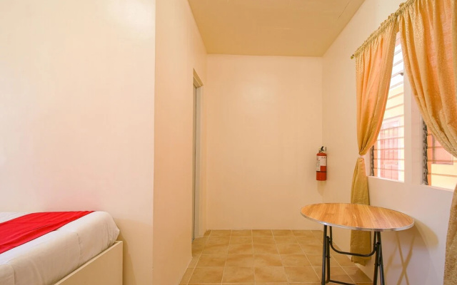J5 Guest House & Restobar by OYO Rooms