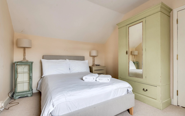 The Walton House spacious 3-Bedroom Jericho House close to City Centre