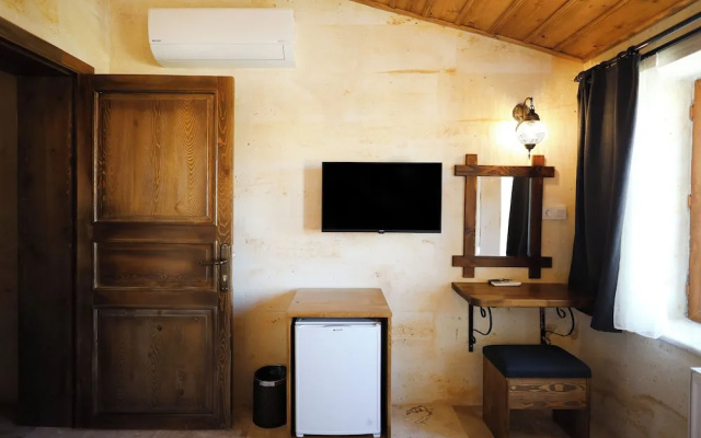 Rocca Stone House