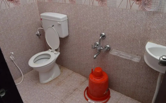 Hotel Vrajbhoomi by OYO Rooms