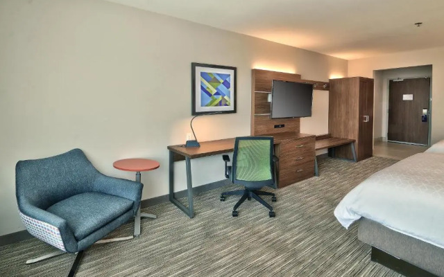 Holiday Inn Express & Suites Albuquerque East by IHG