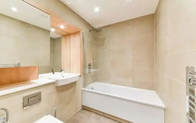 Grove Park Cozy Apartment in London
