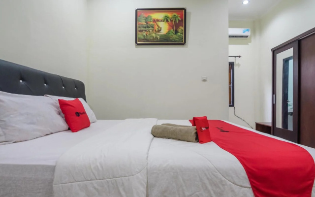 RedDoorz Syariah near Taman Rimba Zoo Jambi