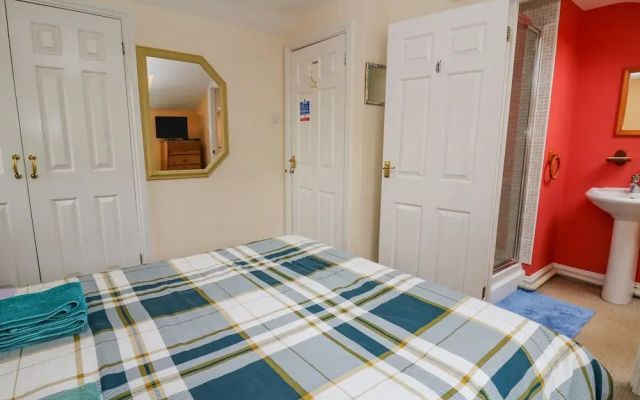 Penybont Apartment