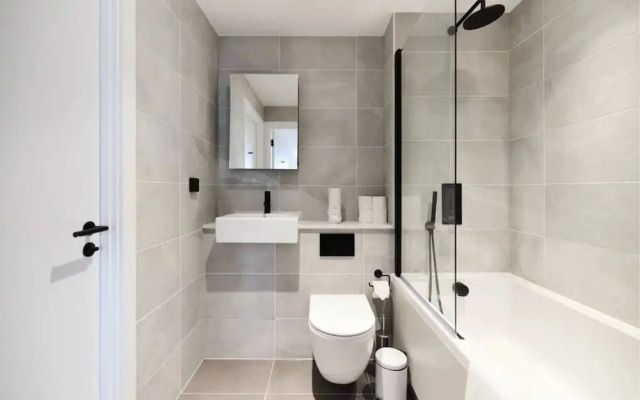 The Tottenham Escape - Lovely 2bdr Flat With Balcony