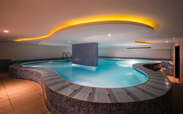 Boudl Al Tahlia Hotel in Jeddah, Saudi Arabia from 117$, photos, reviews - zenhotels.com pool