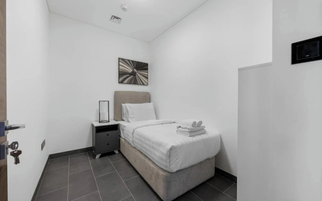 Modern 1BR with Balcony Sobha Hartland