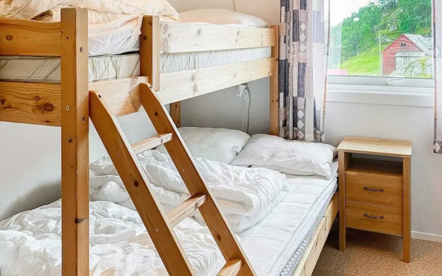 9 Person Holiday Home in Reksteren