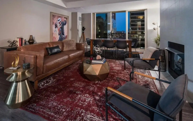 Lake View Penthouse Top Amenities Unit Laundry