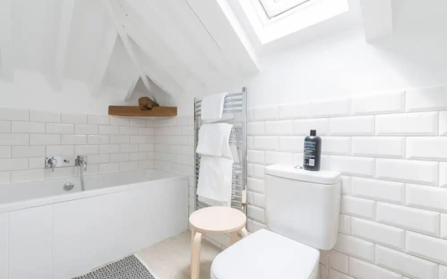 Simple Coastal Luxury Near Southwold Sleeps 10