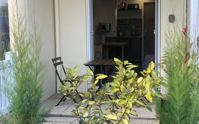Studio à 50 m de la mer avec parking privatif
