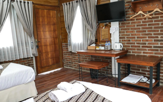 Giritengah Hotel