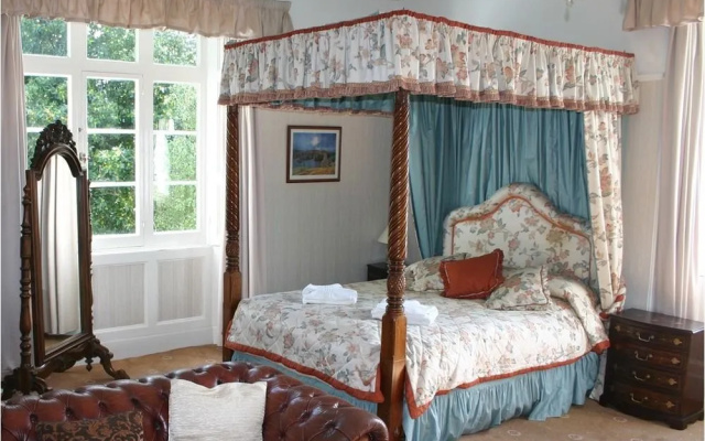 The Frognel Hall Hotel