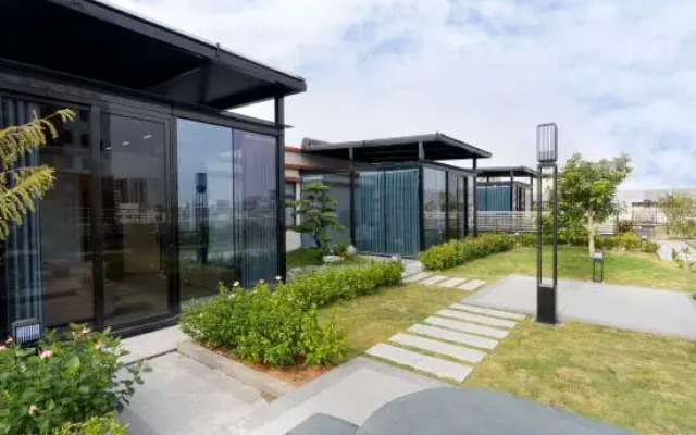 Julaier Hotel (Shantou Mixc High-speed Railway Station)