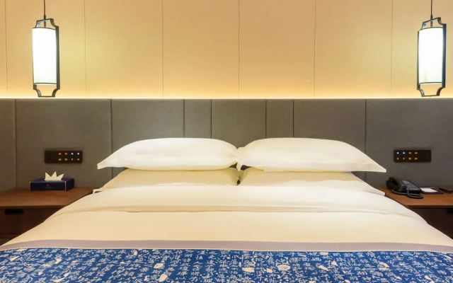Yun Ray Phoenix Hotel
