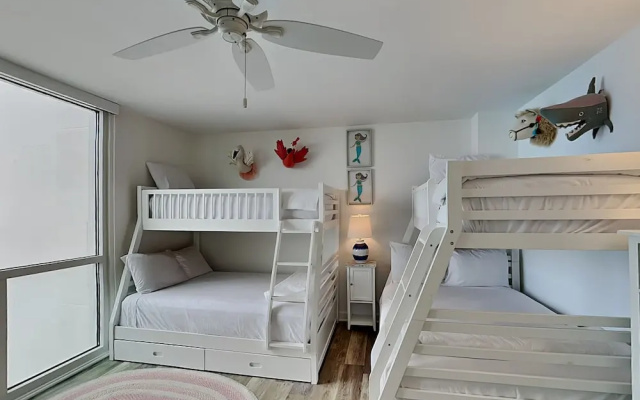 Shoreline Towers by Southern Vacation Rentals