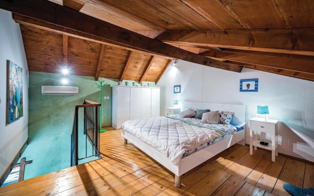Nice Home in Valbandon With Wifi and 2 Bedrooms