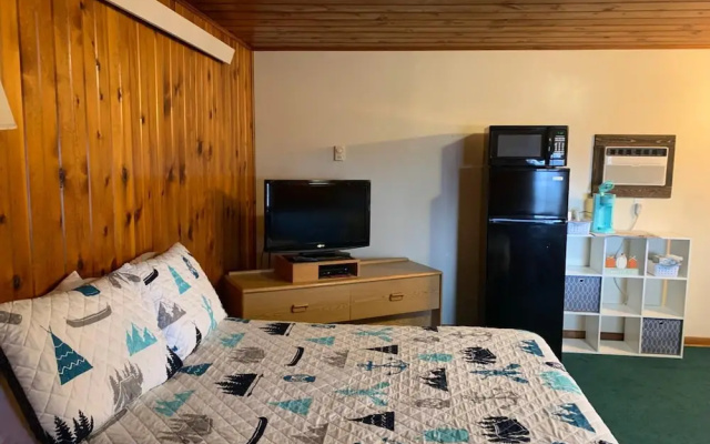 Meadow Park Motel on 385