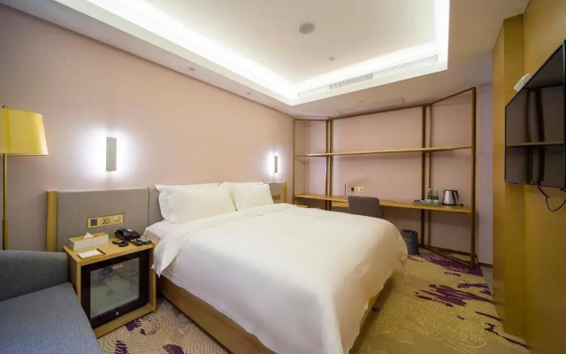 Lavande Hotel (JiangWang RT Mart store, Yangzhou railway station)