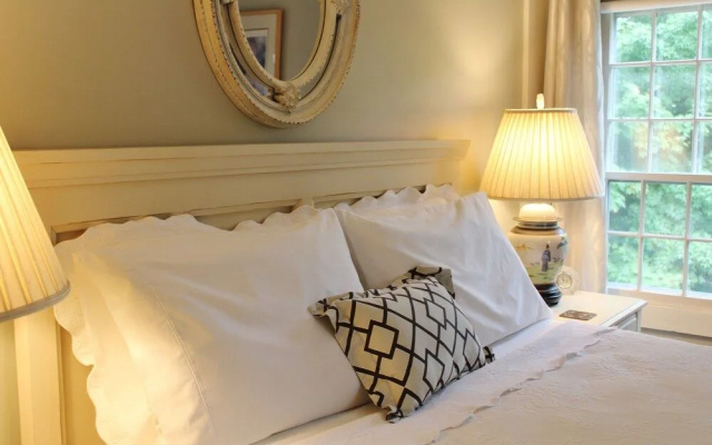 King Hill Inn & Kitchen